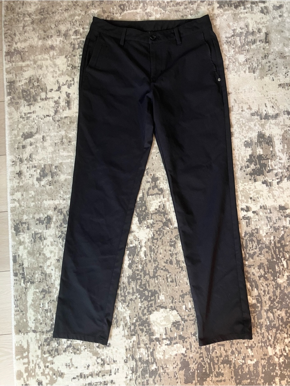 Vuori Black Slim Straight Chinos